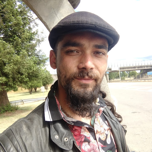 Victor Molina Photo 21