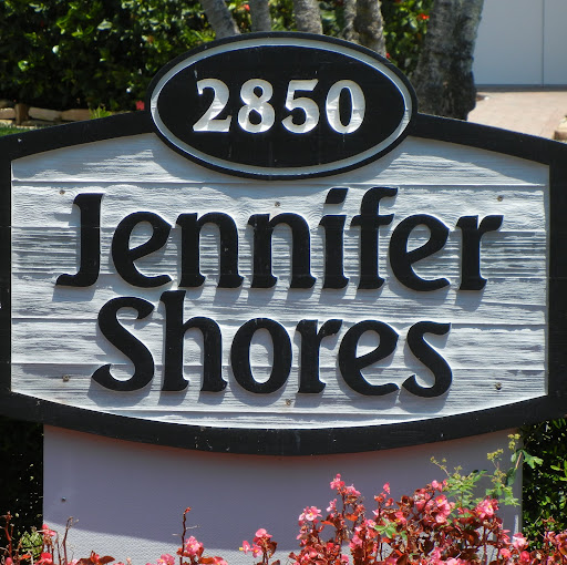 Jennifer Shores Photo 18