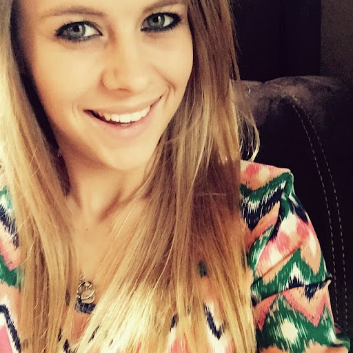 Alyssa Schulz Photo 12