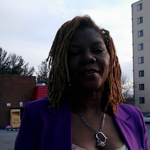 Denise Giles Photo 29
