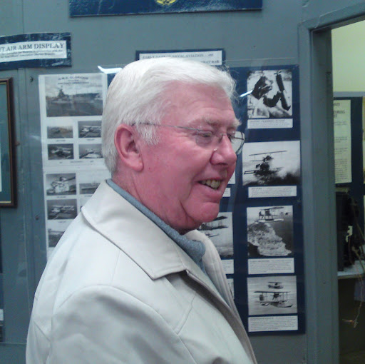 Derek Moore Photo 45