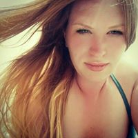Anna Schulze Photo 20