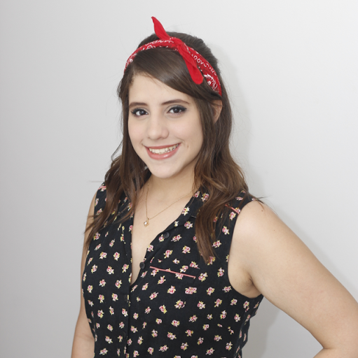 Julia Torres Photo 16