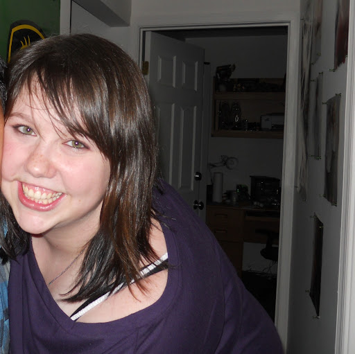Laura Butler Photo 18
