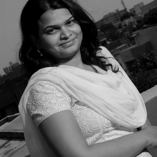 Megha Kulkarni Photo 16