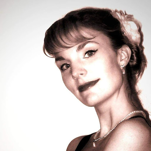 Evelyn Rose Photo 10