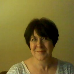 Julia Hunter Photo 29