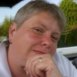 Debbie Higgins Photo 22