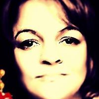 Amanda Douglas Photo 9
