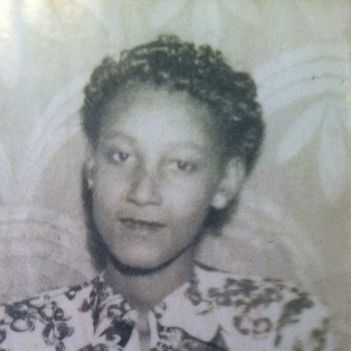 Adrienne Simmons Photo 40