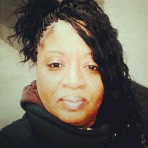 Yolanda Robinson Photo 13