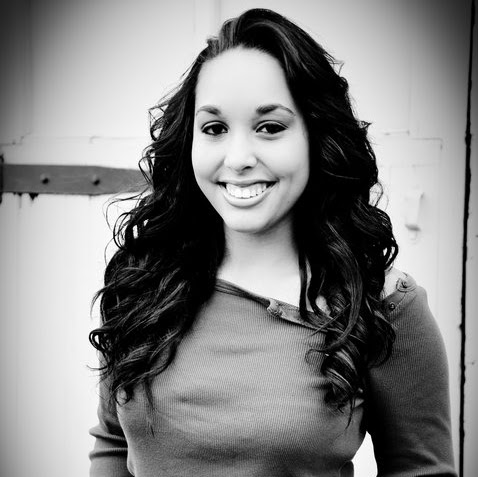 Alyssa Reynolds Photo 17