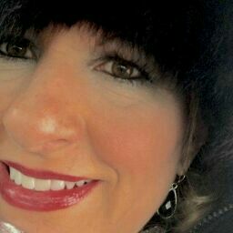 Lisa Hicks Photo 25