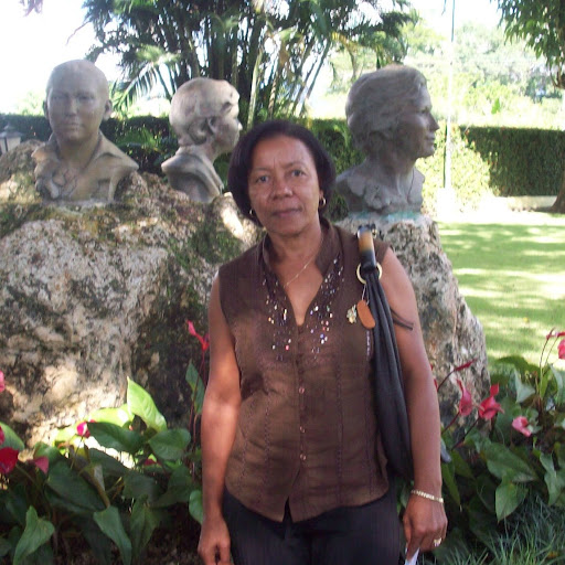 Luz Vasquez Photo 13