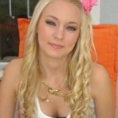 Holly Rhodes Photo 9