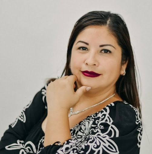 Lucy Lozano Photo 25