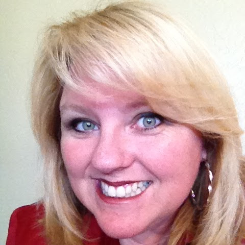 Julie Darnell Photo 16