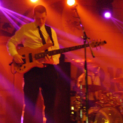 Carl Richardson Photo 9