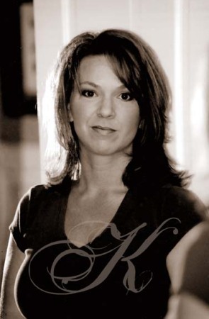 Kathryn Low Photo 26