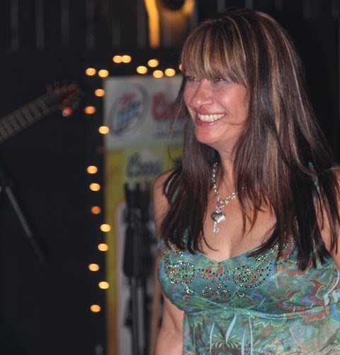 Michele Hooper Photo 12