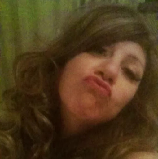Suzanne Oliver Photo 10