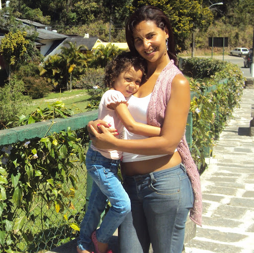 Elizabeth Crespo Photo 21