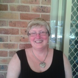 Louise Marshall Photo 18