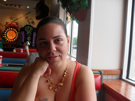 Lissette Colon Photo 21