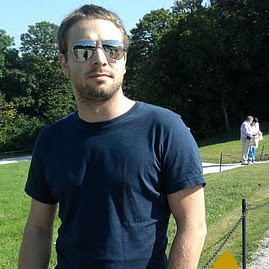 Robert Her Photo 2