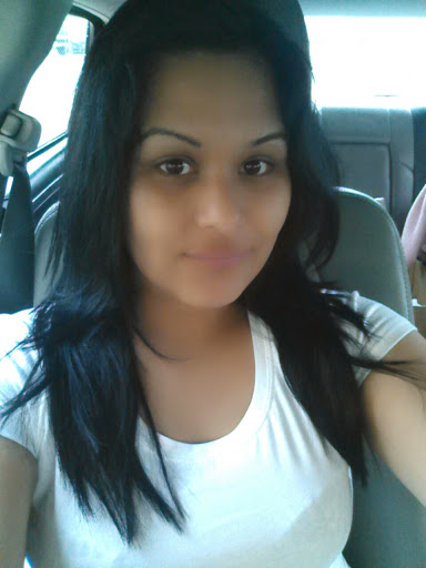 Lessly Martinez Photo 3