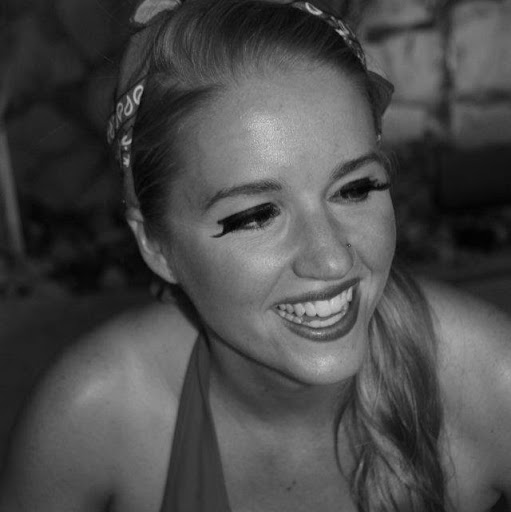 Sarah Bacon Photo 16