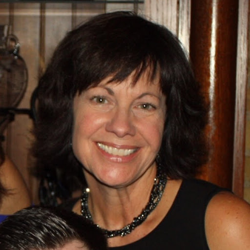 Julia Hall Photo 10