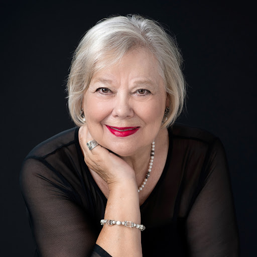 Frances Roberts Photo 25