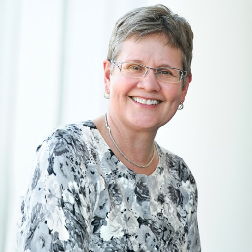 Elizabeth Jensen Photo 19