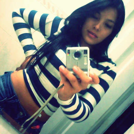 Paula Saenz Photo 19