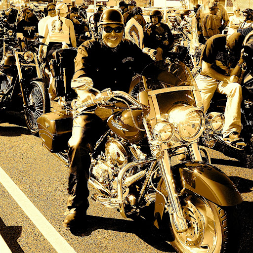 Eddie Vargas Photo 27