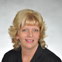 Linda Springer Photo 32