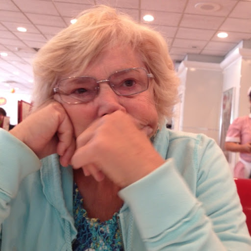 Sandra Hollingsworth Photo 17