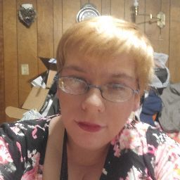 Erin Mclaughlin Photo 9