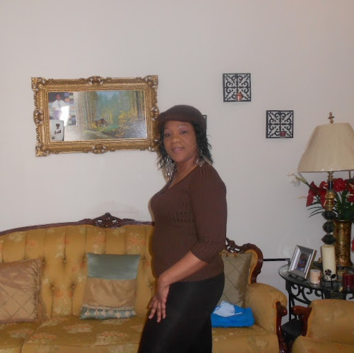 Pauline Cooper Photo 35