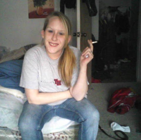 Nicole Henley Photo 16