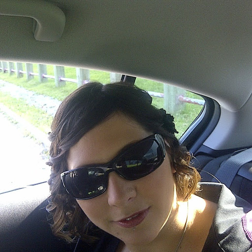 Suzanne Oliver Photo 13