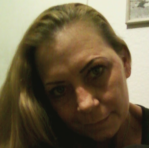 Dina Jones Photo 16