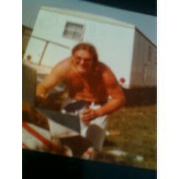 Lynn Holmes Photo 28