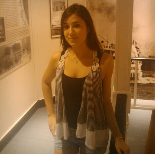 Carmen Torres Photo 15