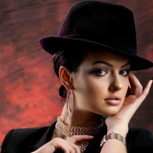 Liliana Fernandez Photo 26