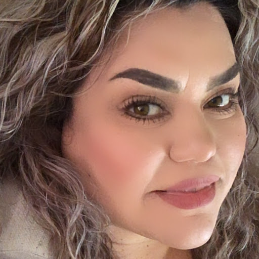 Elizabeth Herrera Photo 32