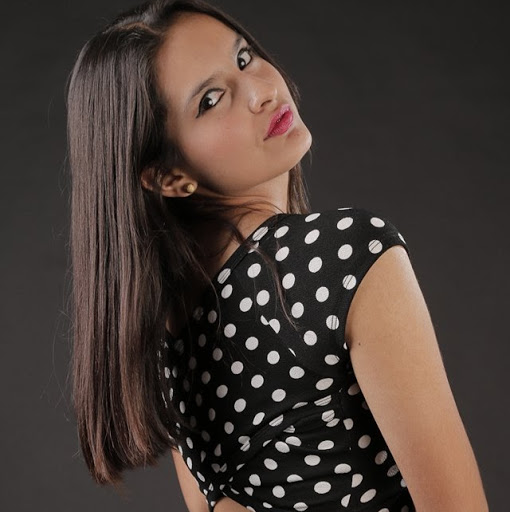 Vicky Nunez Photo 14