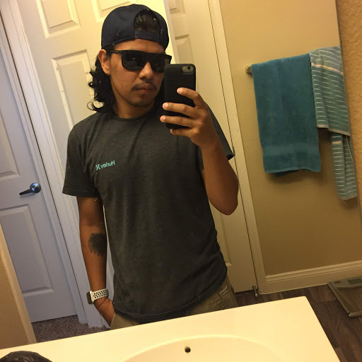 Richard Velasquez Photo 17