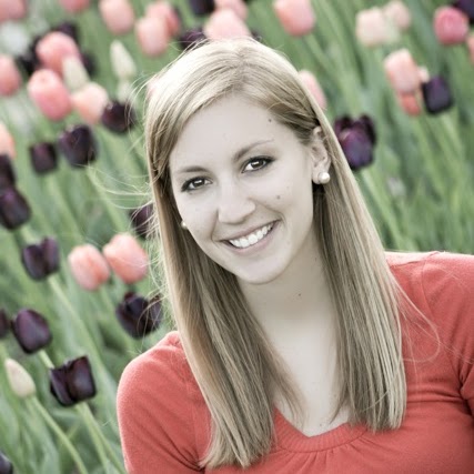 Sarah Sullivan Photo 16